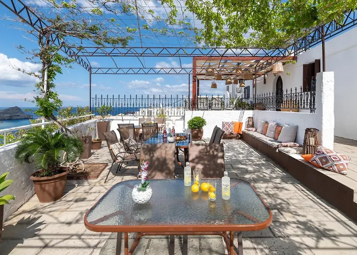 Apostolos Rooms